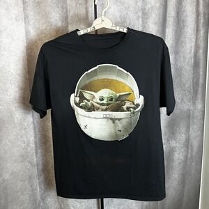 Baby Yoda Lucasfilm T-Shirt Medium Black Mandalorian Star Wars